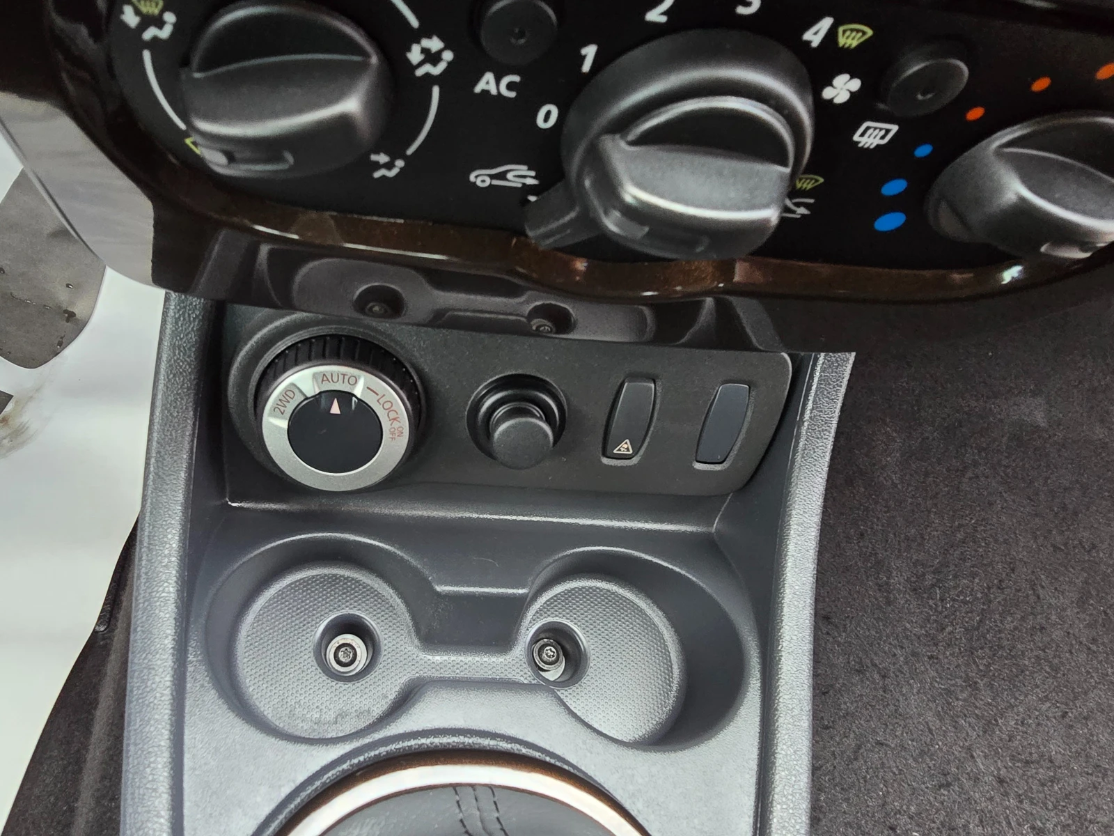 Dacia Duster 1.5DCi-4x4= 136000km., снимка 10 - Автомобили и джипове - 53878604