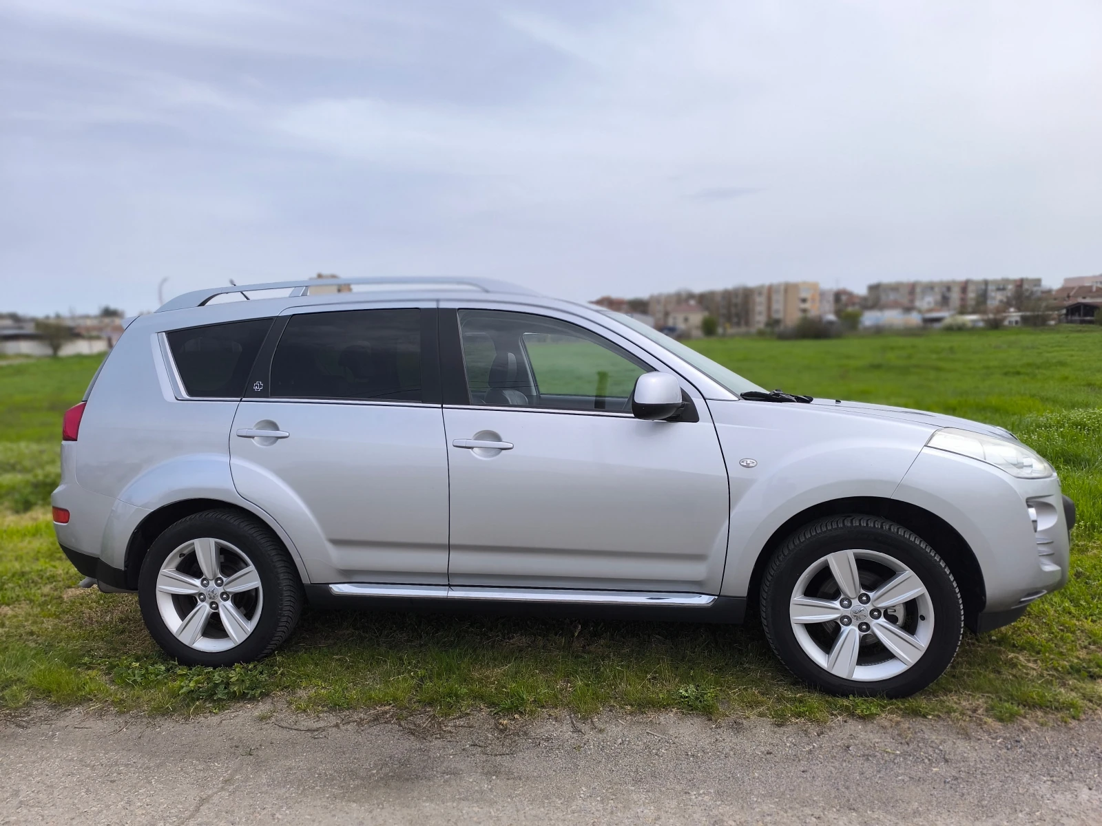 Peugeot 4007, снимка 2 - Автомобили и джипове - 54232731