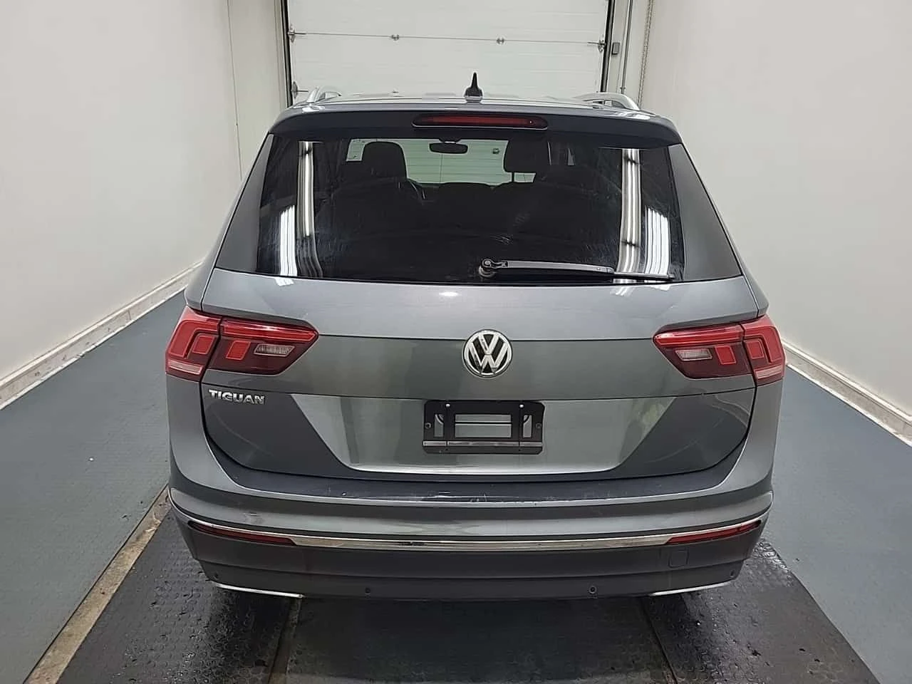 VW Tiguan Highline/CARFAX/Подгрев/Панорама/, снимка 17 - Автомобили и джипове - 55543350