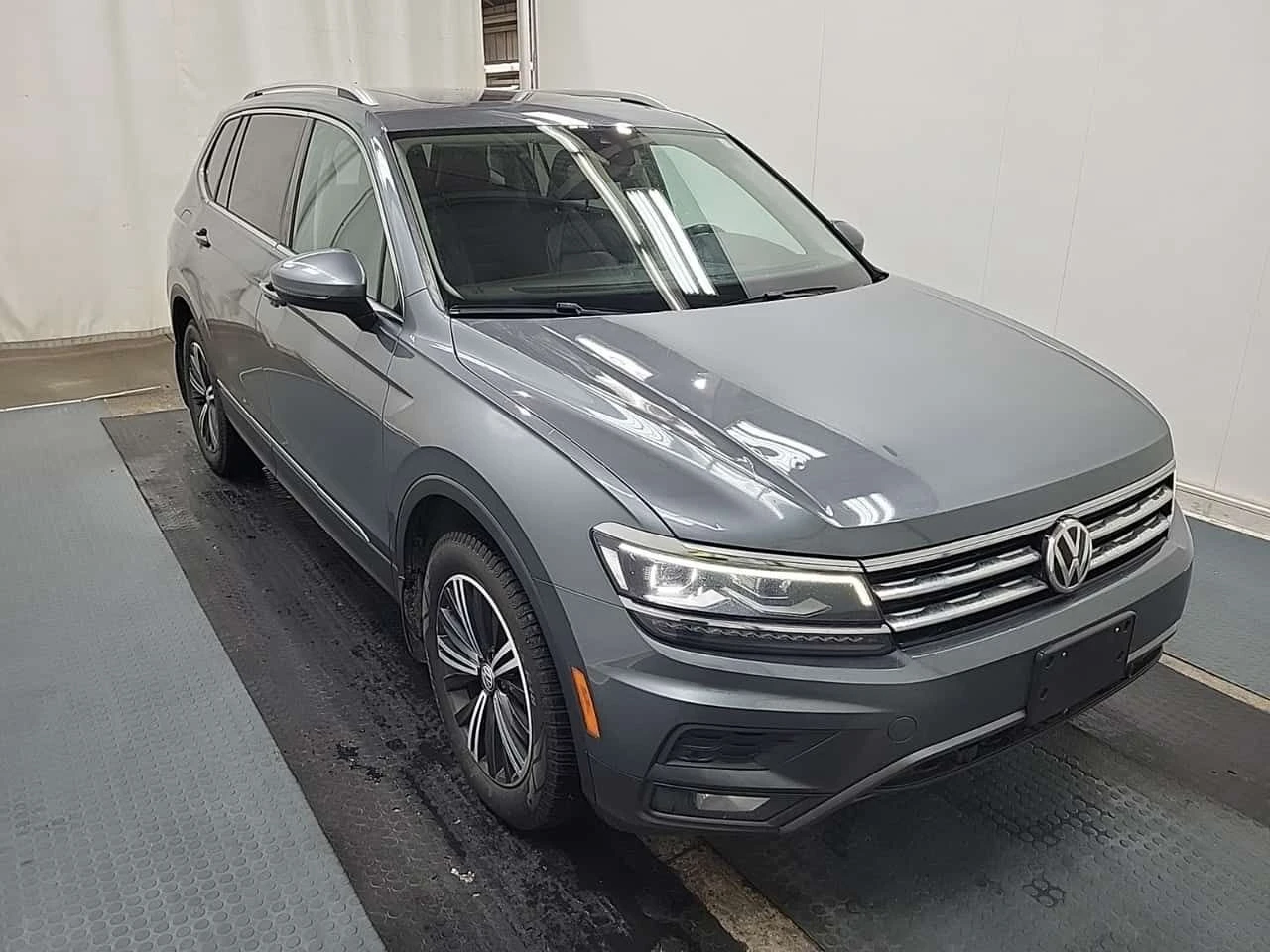 VW Tiguan Highline/CARFAX/Подгрев/Панорама/, снимка 2 - Автомобили и джипове - 55543350