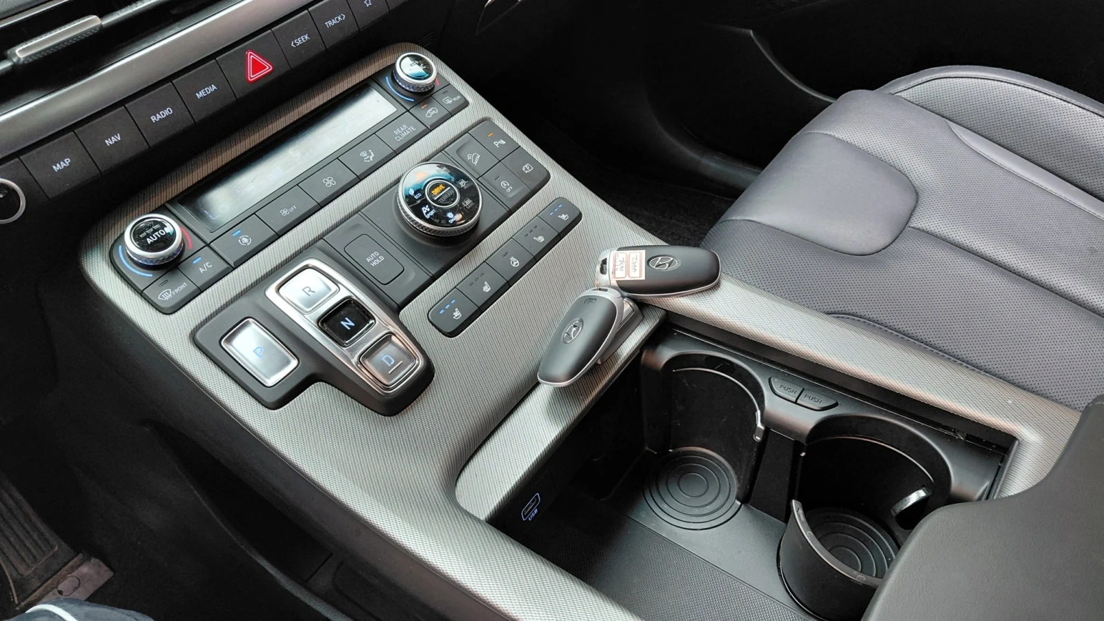 Hyundai Palisade Exclusive AWD* Крайна Цена* , снимка 11 - Автомобили и джипове - 56243526