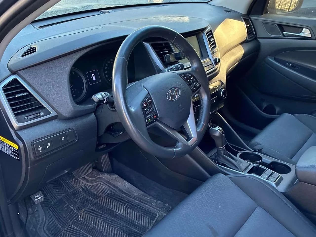 Hyundai Tucson, снимка 7 - Автомобили и джипове - 56685525