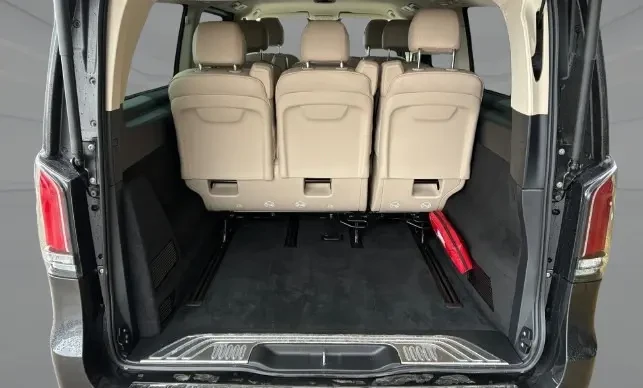 Mercedes-Benz V 300 d 4Matic Extralong = AMG Line = Гаранция - изображение 8