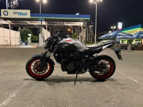 ����� �� �������� �� Yamaha Mt-07 AKPAPOVIC + QUADLOCK