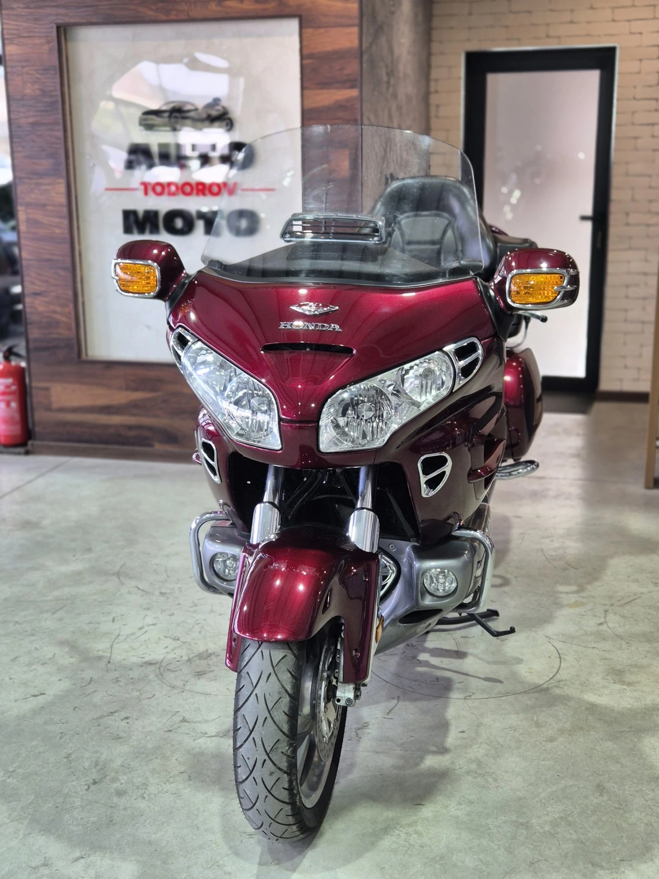 Honda Gold Wing 1800 ABS Нов внос от ШВЕЙЦАРИЯ!!!, снимка 2 - Мотоциклети и мототехника - 55778786