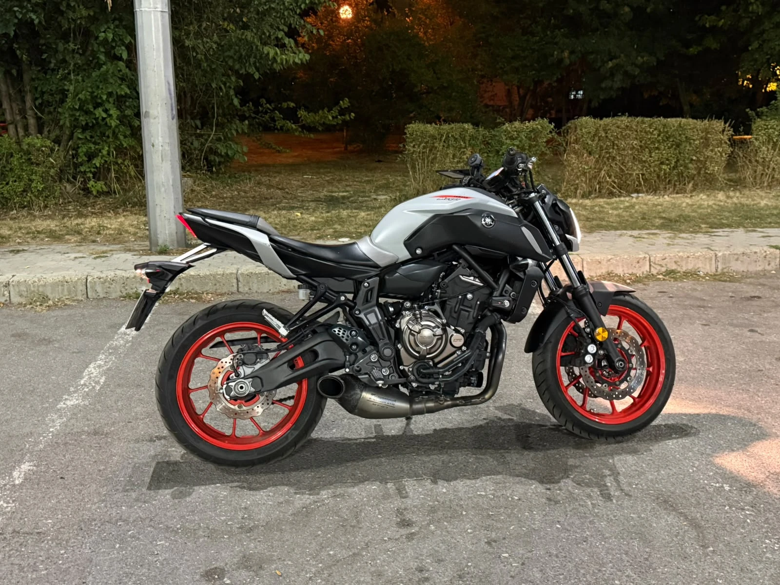 Yamaha Mt-07 AKPAPOVIC + QUADLOCK | Mobile.bg � ����������� 6