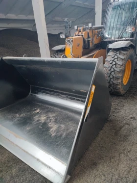 Телескопичен товарач JCB 536-95, снимка 9