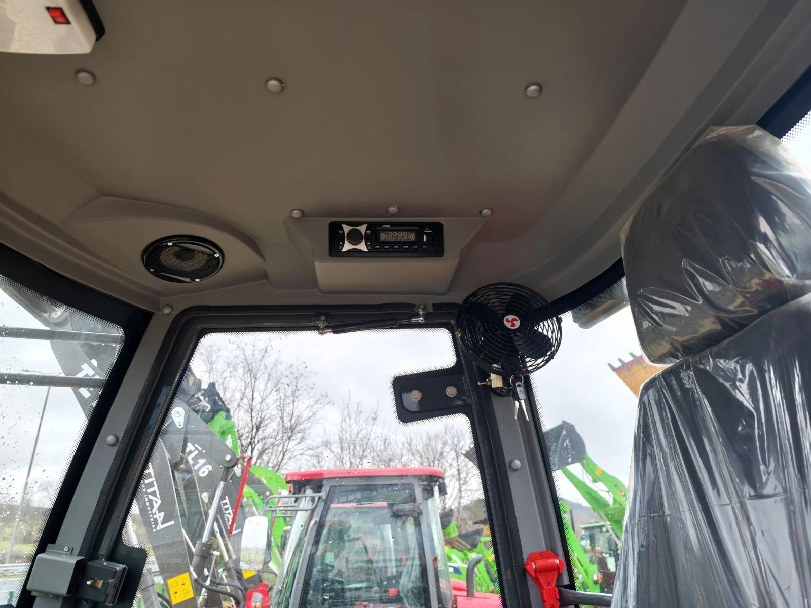 Челен товарач Komatsu НОВИ 1600кг със вилици, снимка 6 - Индустриална техника - 53452680