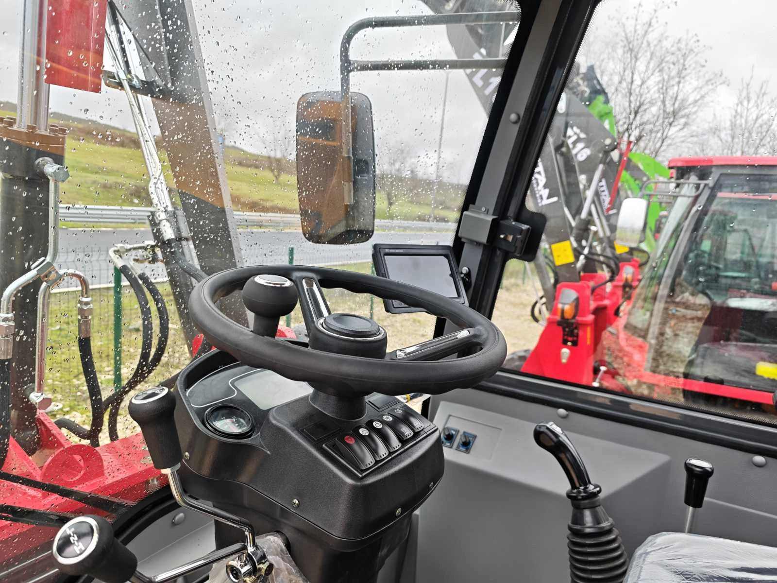 Челен товарач Komatsu НОВИ 1600кг със вилици, снимка 8 - Индустриална техника - 53452680