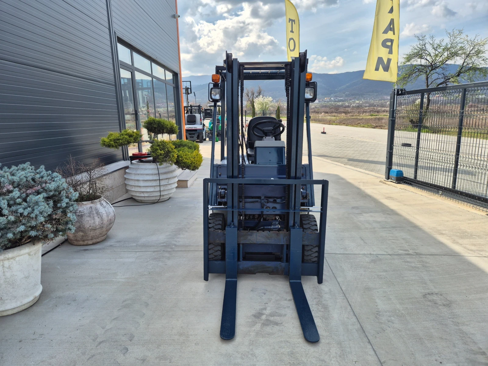 Мотокар Komatsu  ПЕРФЕКТЕН / БЕЗ ЕЛЕКТРОНИКА !!, снимка 8 - Индустриална техника - 53983270