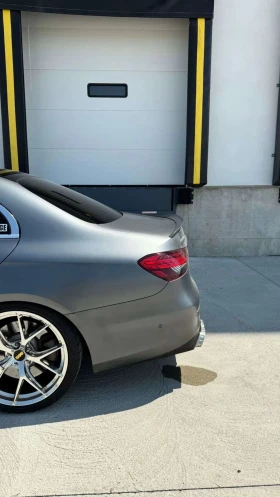 Mercedes-Benz E 53 AMG, снимка 13