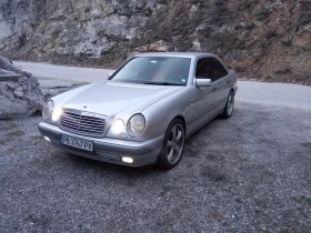 Mercedes-Benz E 320, снимка 2