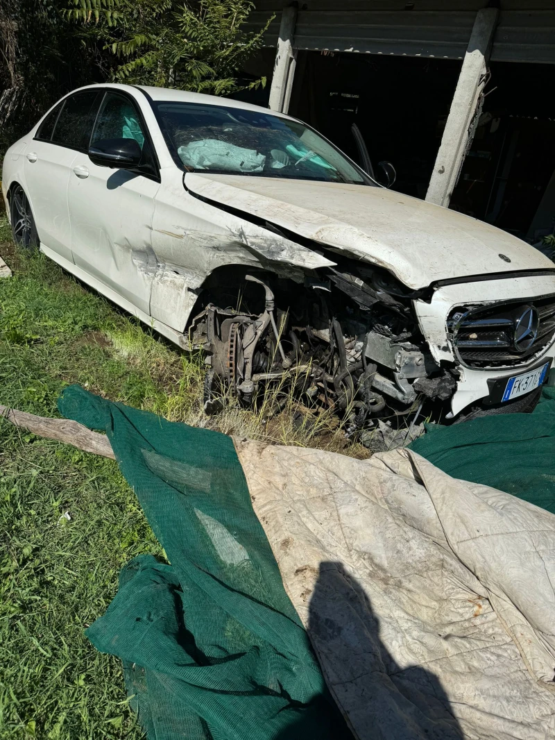 Mercedes-Benz E 220 2.2CDI 4 MATIK AMG , снимка 3 - Автомобили и джипове - 47507136