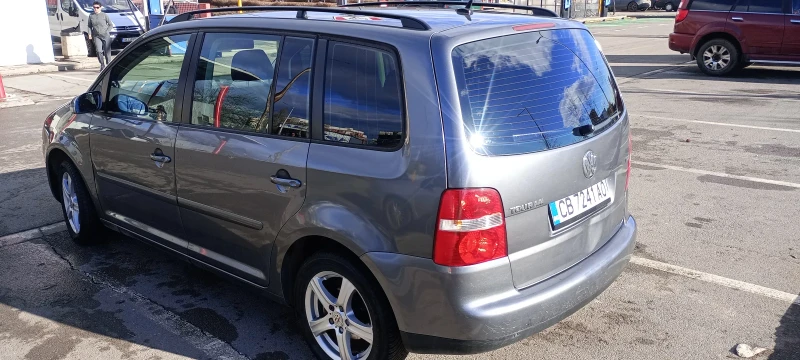 VW Touran 1.9TDI, снимка 16 - Автомобили и джипове - 48637641