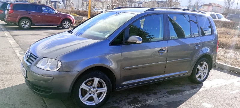 VW Touran 1.9TDI, снимка 17 - Автомобили и джипове - 48637641