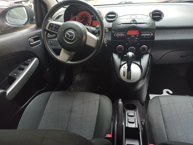 Mazda 2  AUTOMATIC, снимка 13 - Автомобили и джипове - 49763761