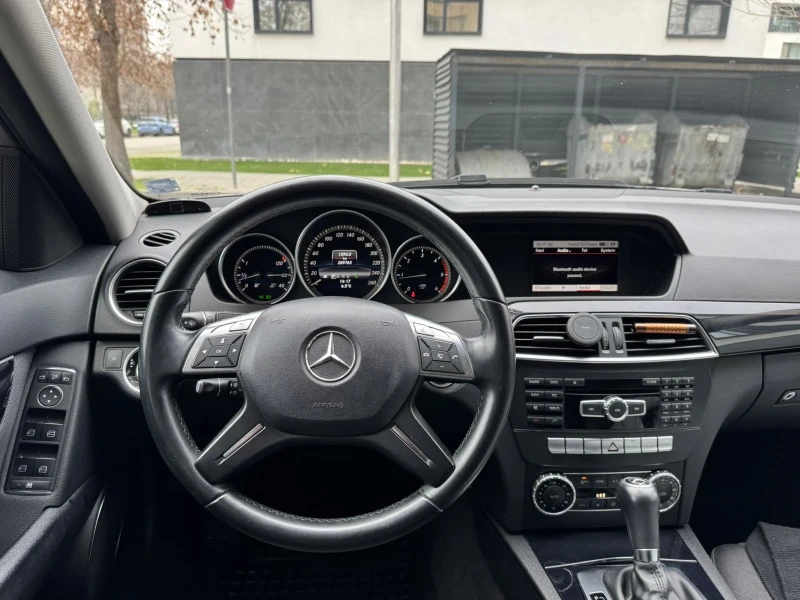 Mercedes-Benz C 200, снимка 13 - Автомобили и джипове - 52916004