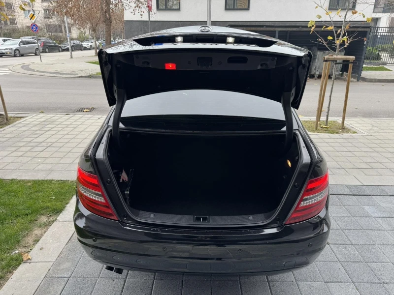 Mercedes-Benz C 200, снимка 8 - Автомобили и джипове - 52916004