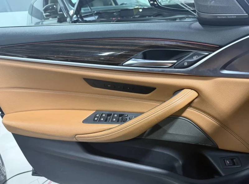 BMW 530 M ПАКЕТ * HEAD UP * BLIND SPOT * HARMON * 360 КАМ , снимка 9 - Автомобили и джипове - 53469893