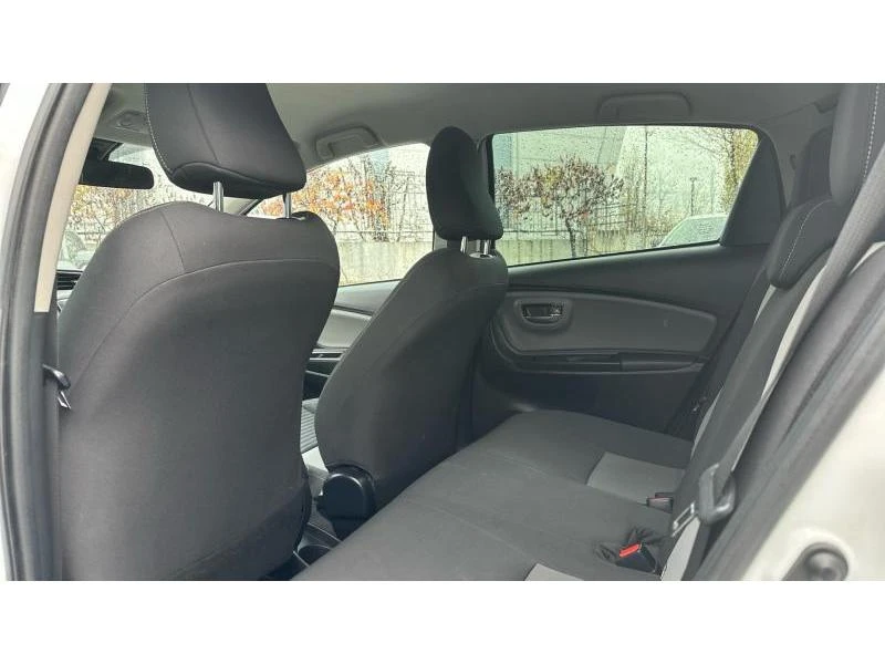 Toyota Yaris 1.5P TERRA, снимка 11 - Автомобили и джипове - 52949013