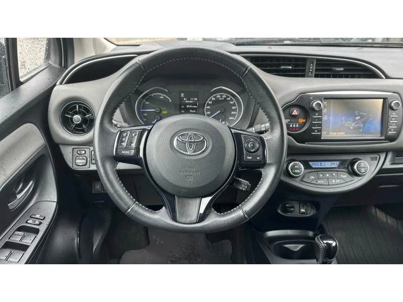 Toyota Yaris 1.5P TERRA, снимка 9 - Автомобили и джипове - 52949013