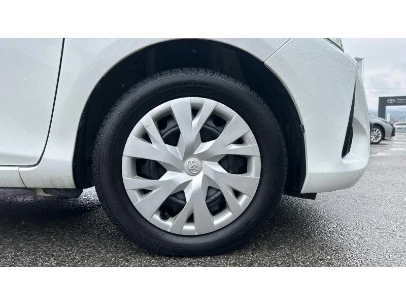 Toyota Yaris 1.5P TERRA, снимка 16 - Автомобили и джипове - 52949013