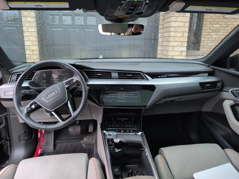 Audi E-Tron Technik | S Line Black | Панорама | Leather | Quat, снимка 15 - Автомобили и джипове - 54635871