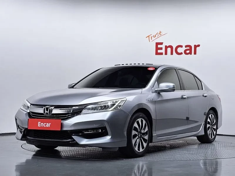 Honda Accord 2.0 Hybrid 9Th Generation, снимка 2 - Автомобили и джипове - 55920922