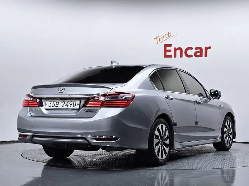 Honda Accord 2.0 Hybrid 9Th Generation, снимка 3 - Автомобили и джипове - 55920922
