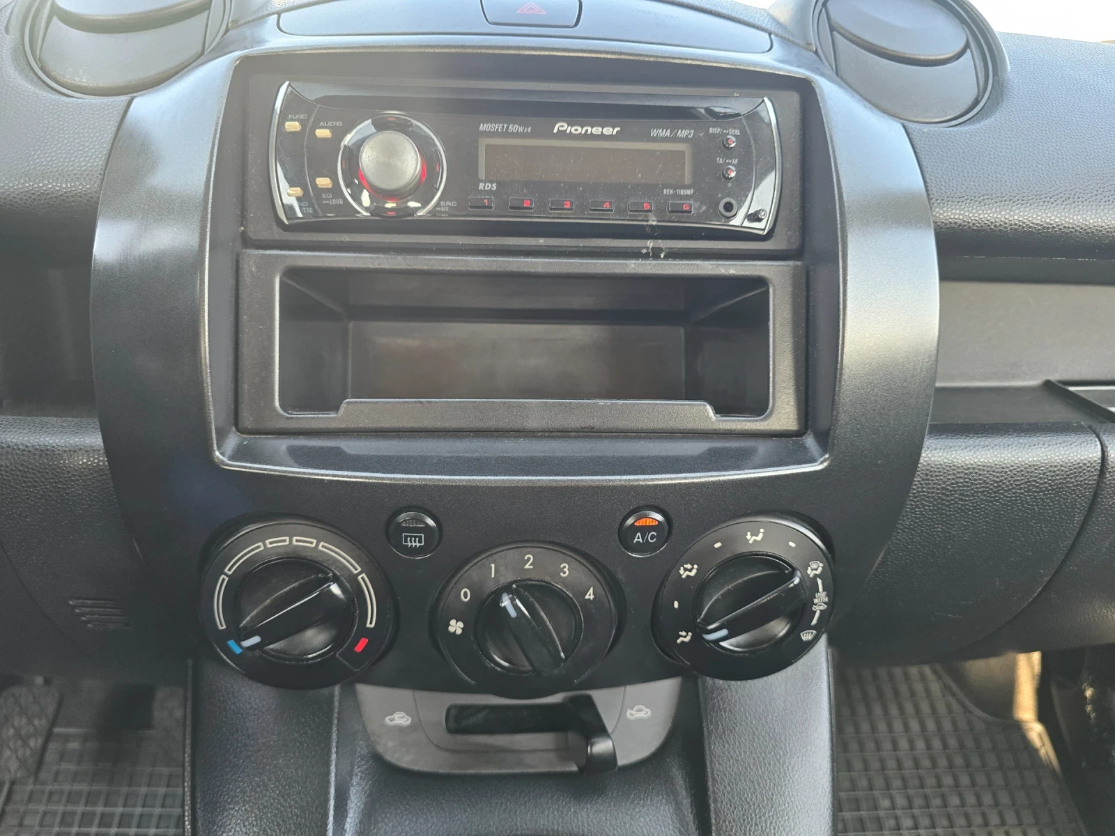 Mazda 2 1.3i 75   4 | Mobile.bg   15