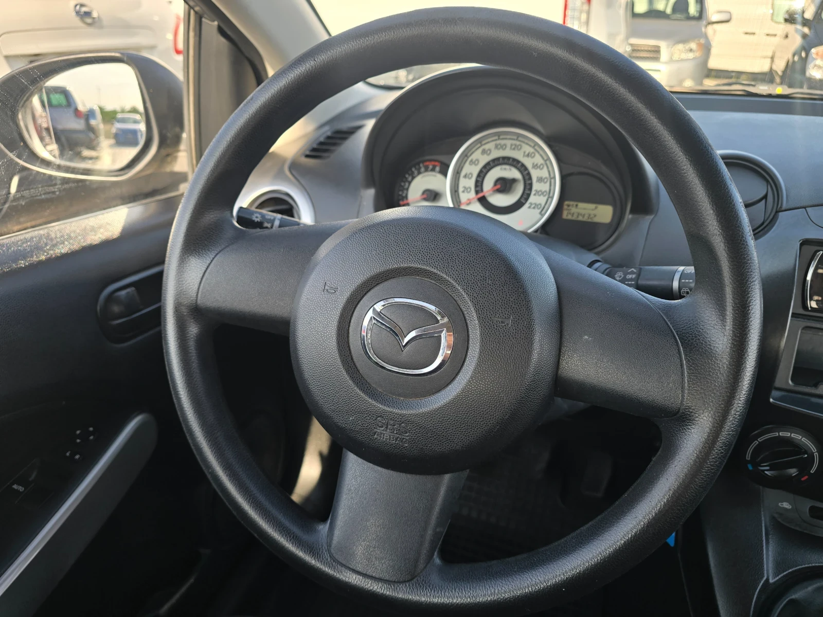 Mazda 2 1.3i 75   4 | Mobile.bg   14