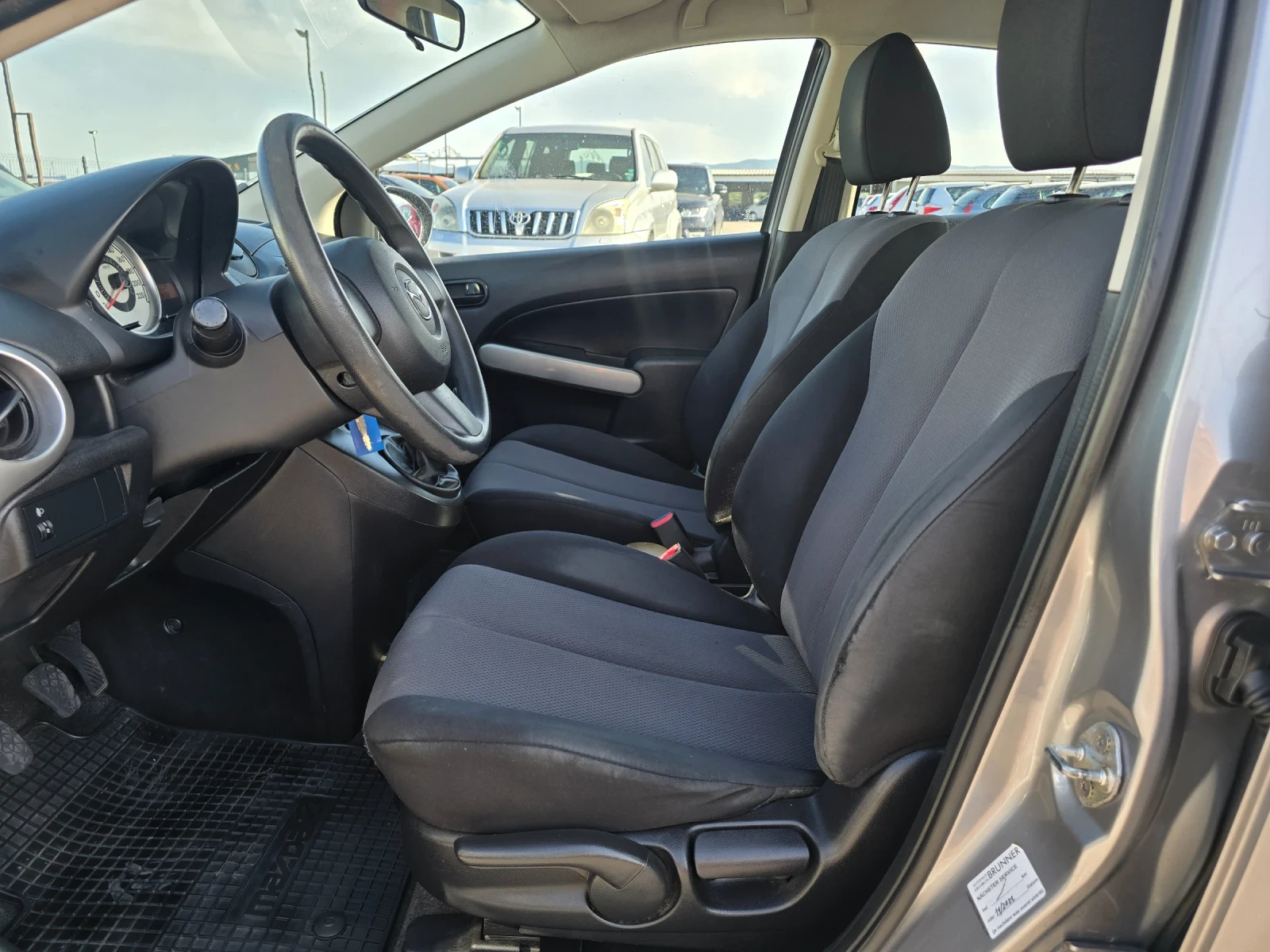 Mazda 2 1.3i 75   4 | Mobile.bg   12