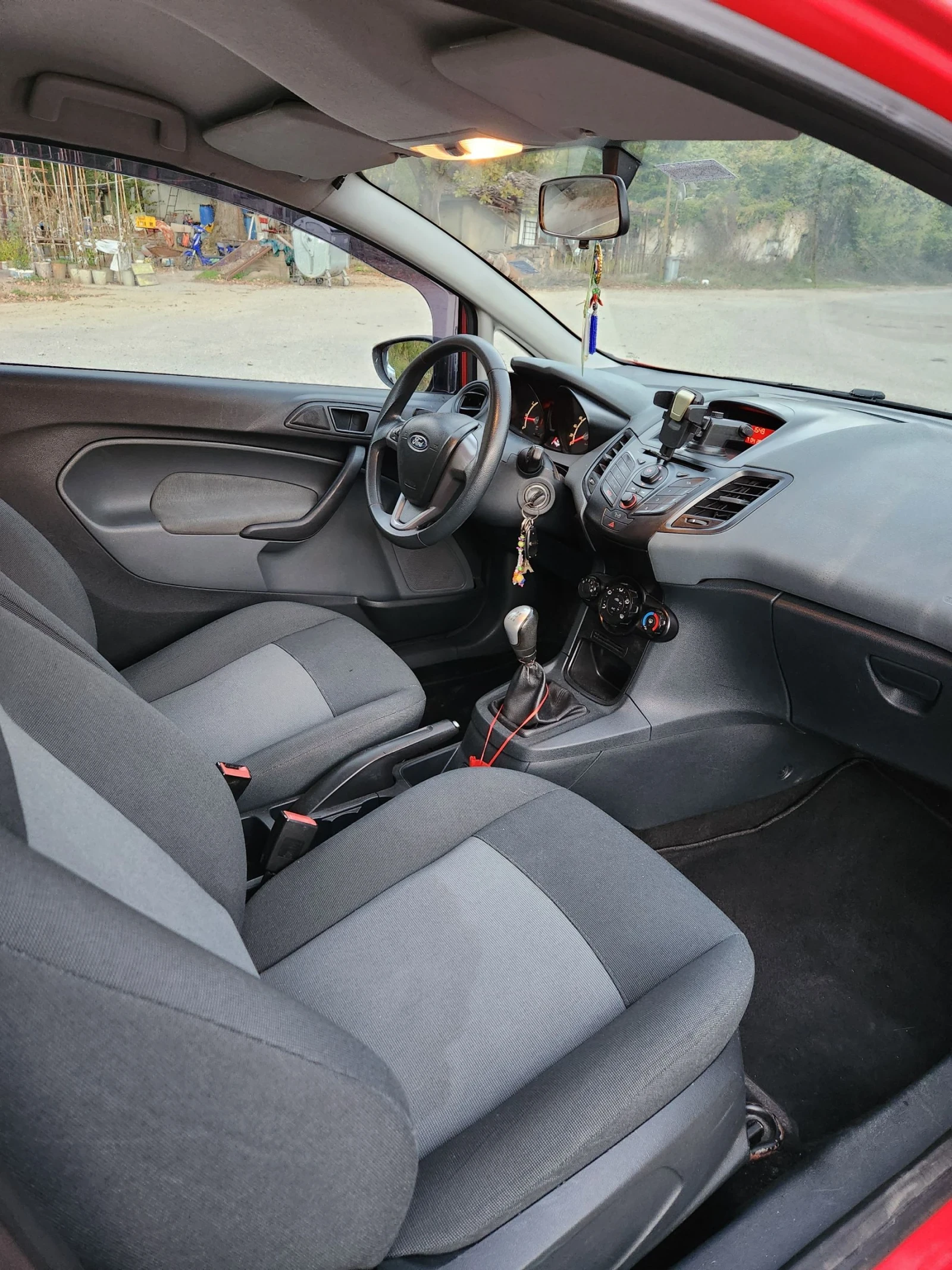 Ford Fiesta  - изображение 6