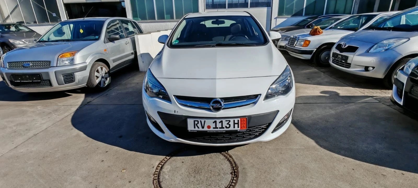 Opel Astra 2014 Face ХЕЧБЕК 1.6 БЕНЗИН ECOTEC - изображение 2