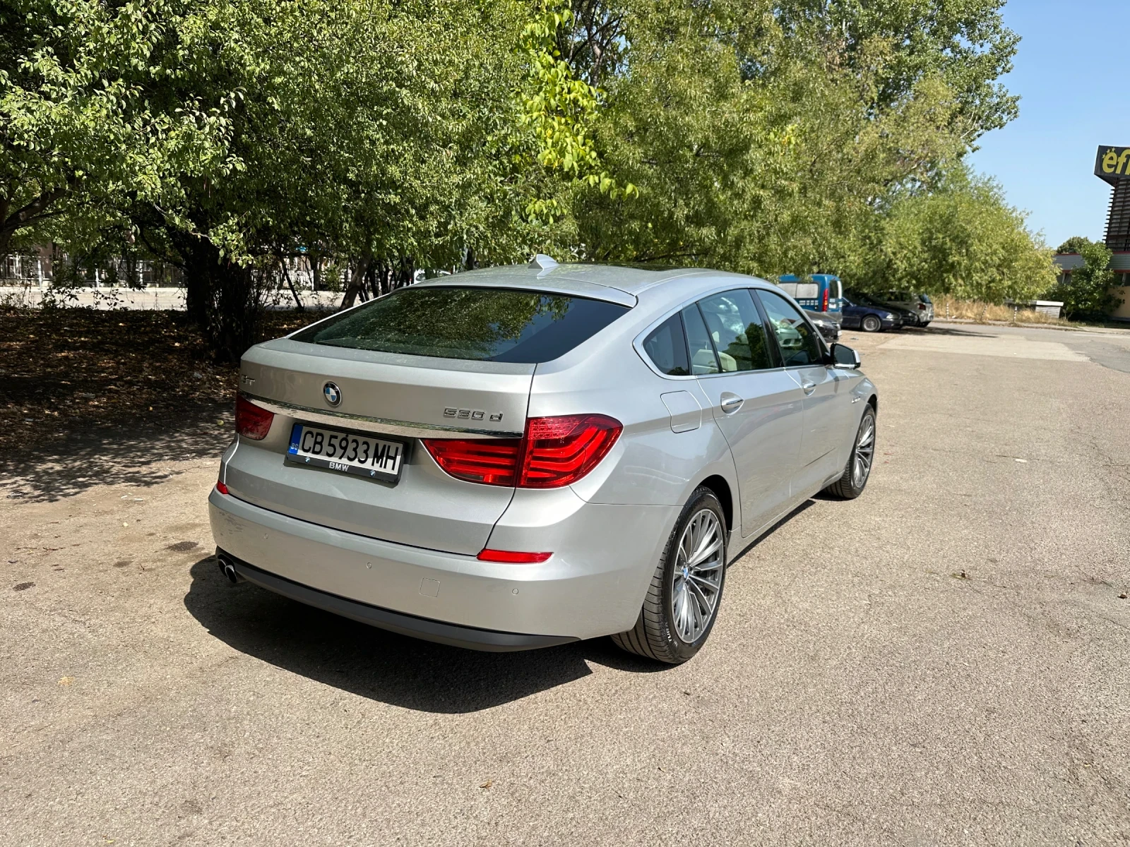 BMW 5 Gran Turismo Панорама, камера, харддиск, сменени вериги - изображение 3