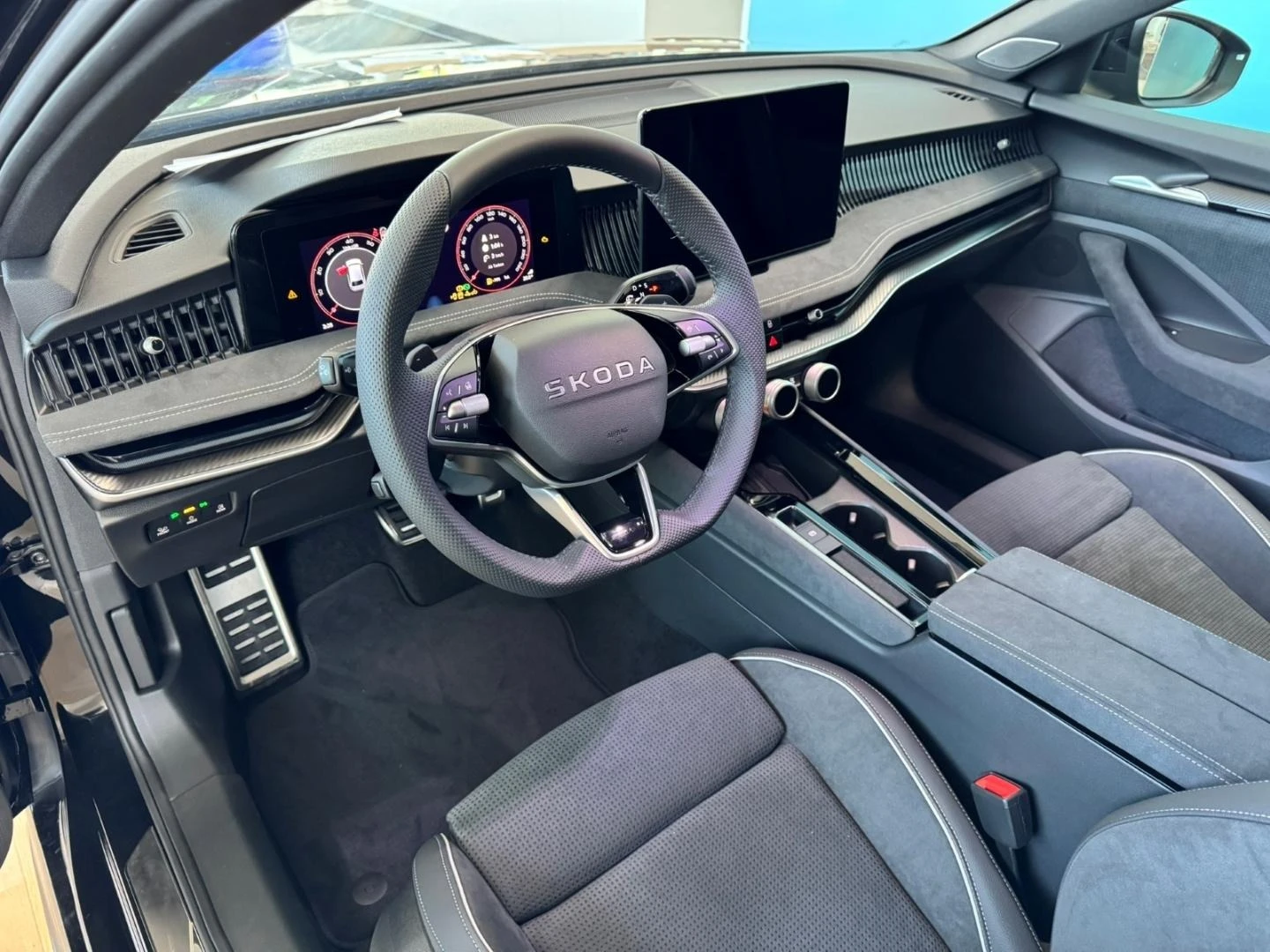 Skoda Superb 2.0TSI* SPORT-LINE* DISTR* MEMORY* KEYLESS* CANTON - изображение 6