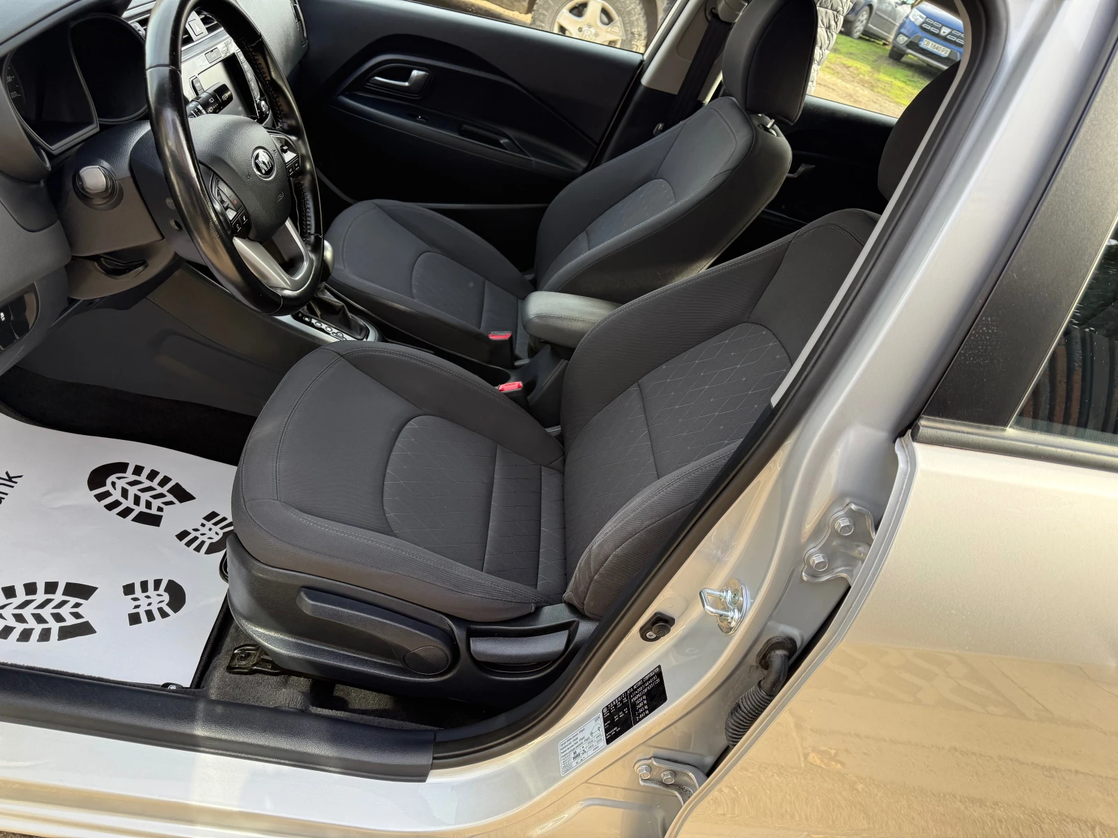 Kia Rio AVTOMAT NAVI KAMERA REALNI KM - изображение 7