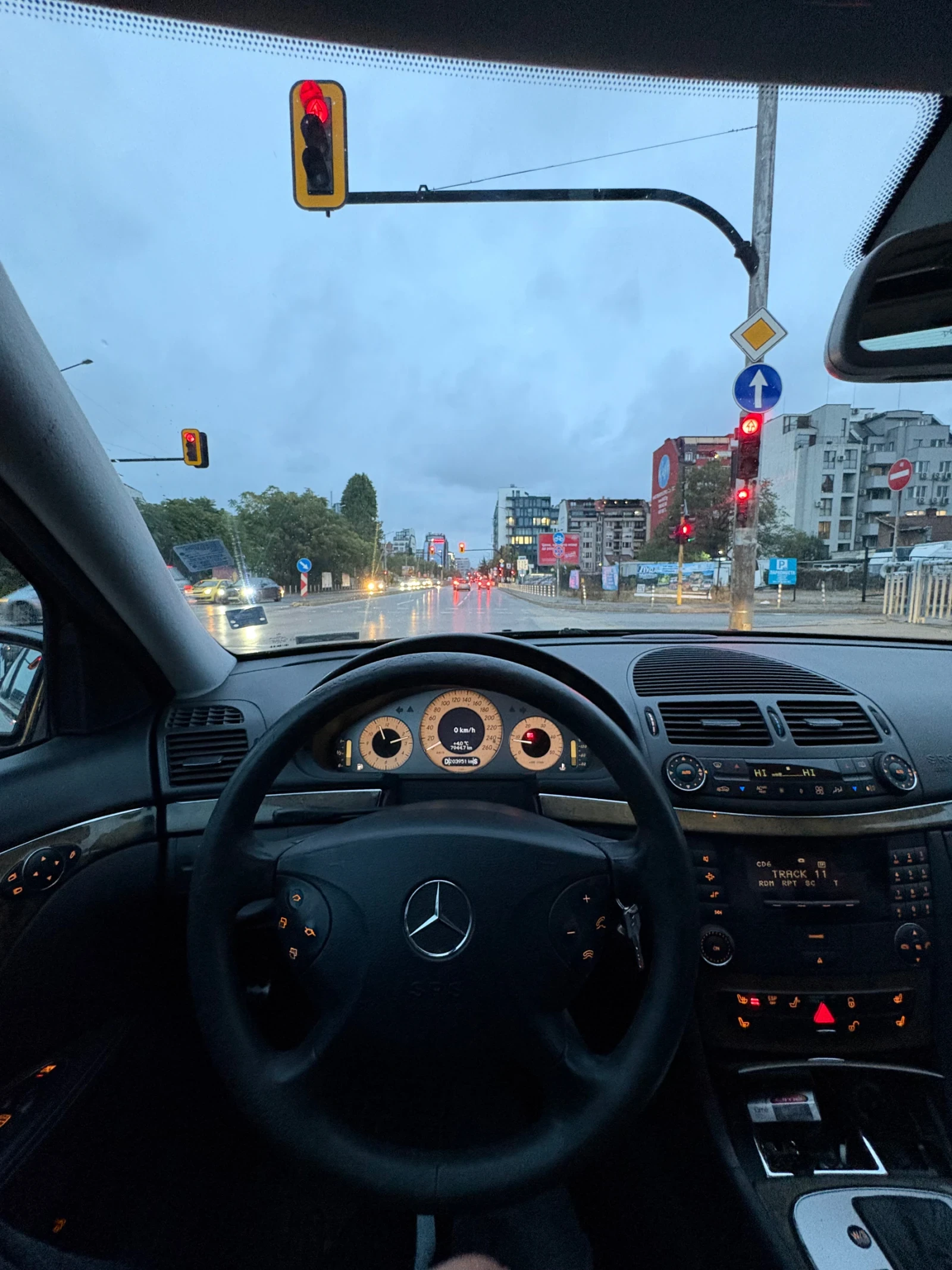 Mercedes-Benz E 270  - изображение 5