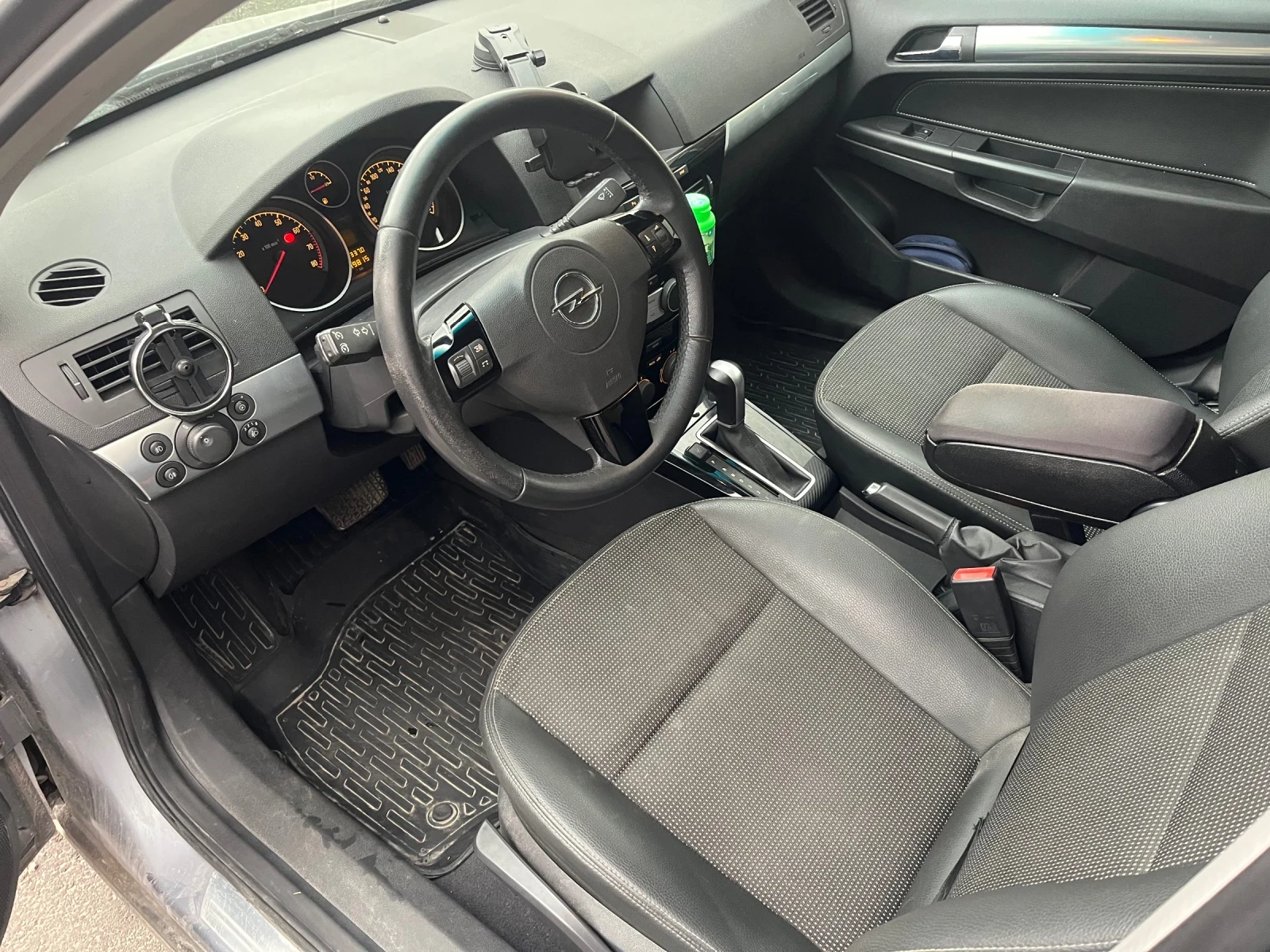 Opel Astra 1.8 140кс автомат, снимка 8 - Автомобили и джипове - 53486175