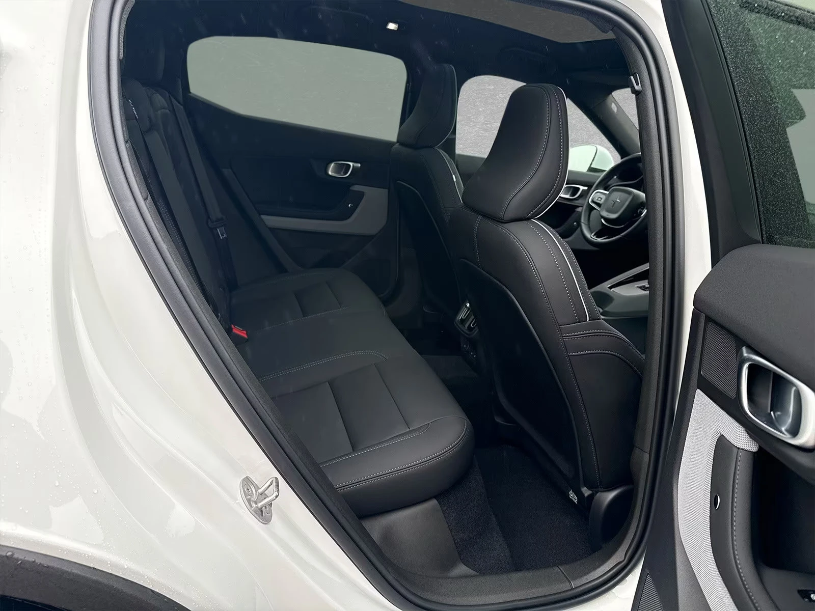 Polestar 2 LONG-RANGE/421HP/DUAL/PLUS/PANO/360/H.PUMP/162q | Mobile.bg � ����������� 6