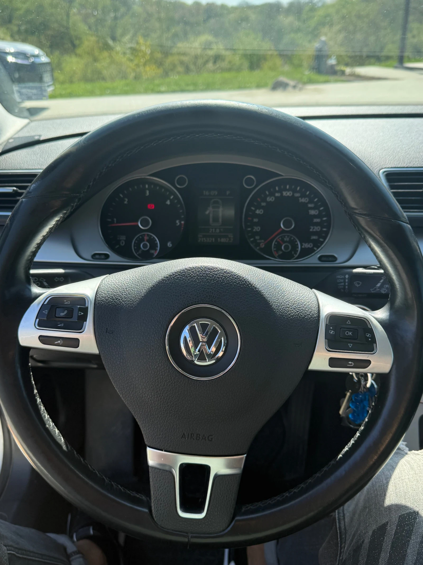 VW Passat, снимка 6 - Автомобили и джипове - 54312099