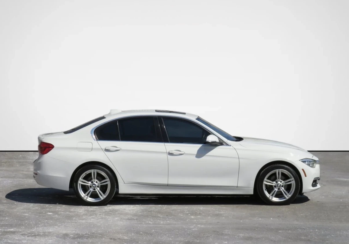 BMW 330 ПОДГРЕВ * ШИБИДАХ * CARFAX * ЦЕНА ДО БГ , снимка 4 - Автомобили и джипове - 54485940