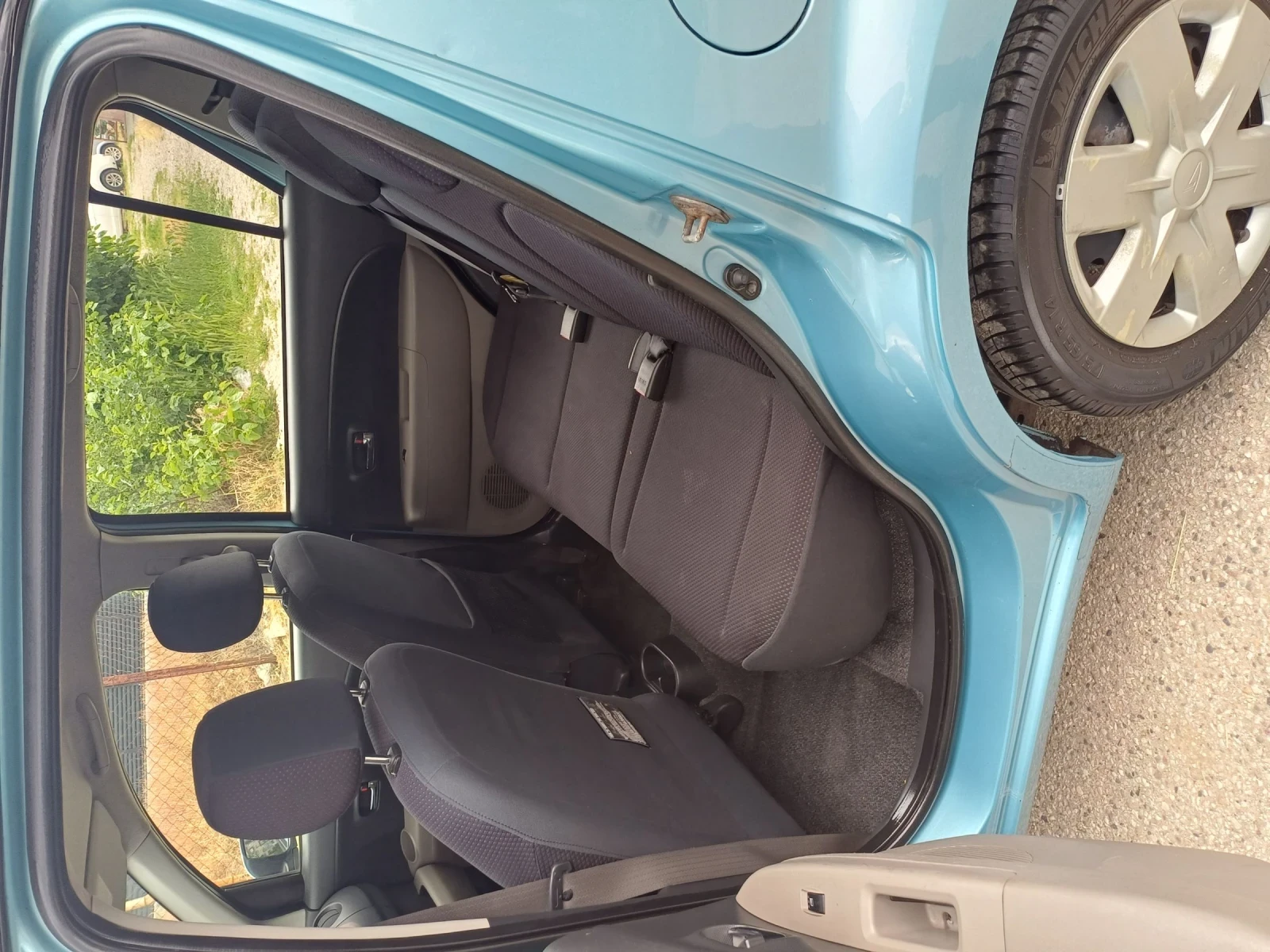 Daihatsu Sirion Сирион, снимка 9 - Автомобили и джипове - 54694443