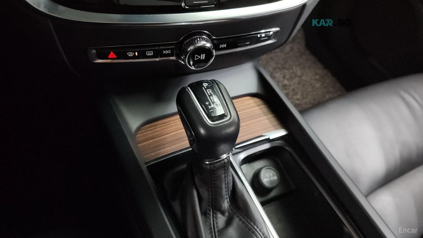 Volvo S60 T5* MOMENTUM* КОЖА* ПОДГРЕВ* ПАНОРАМА* КАМЕРА* HEA, снимка 9 - Автомобили и джипове - 54916938
