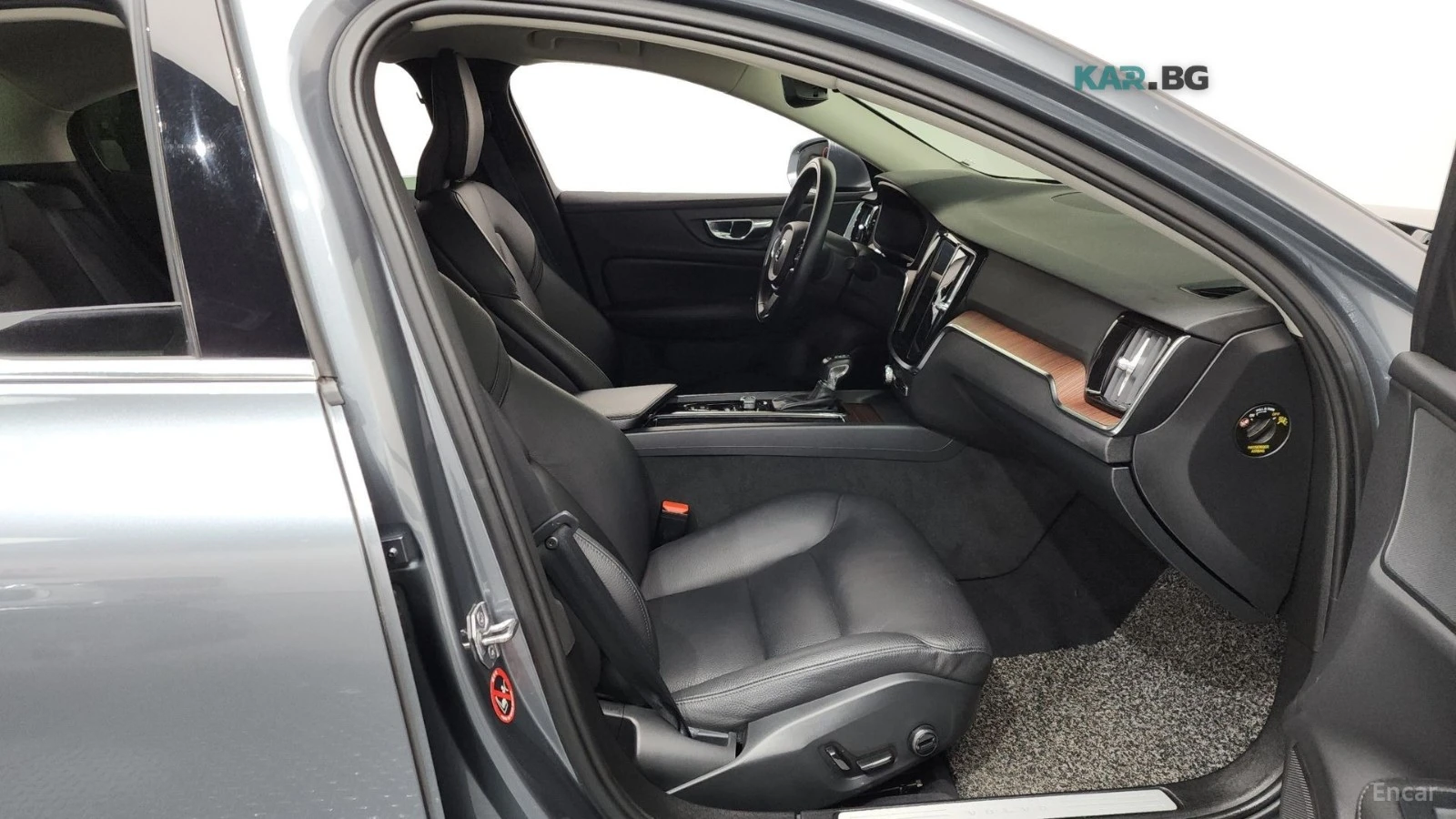 Volvo S60 T5* MOMENTUM* КОЖА* ПОДГРЕВ* ПАНОРАМА* КАМЕРА* HEA, снимка 11 - Автомобили и джипове - 54916938