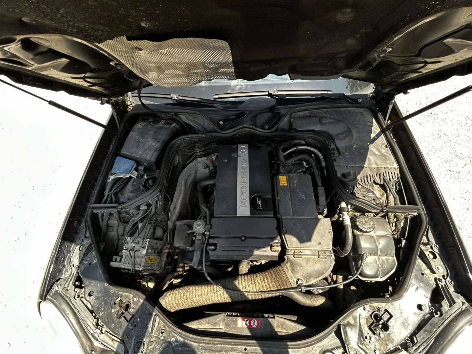 Mercedes-Benz E 200 2.0 компресор , снимка 14 - Автомобили и джипове - 55324189