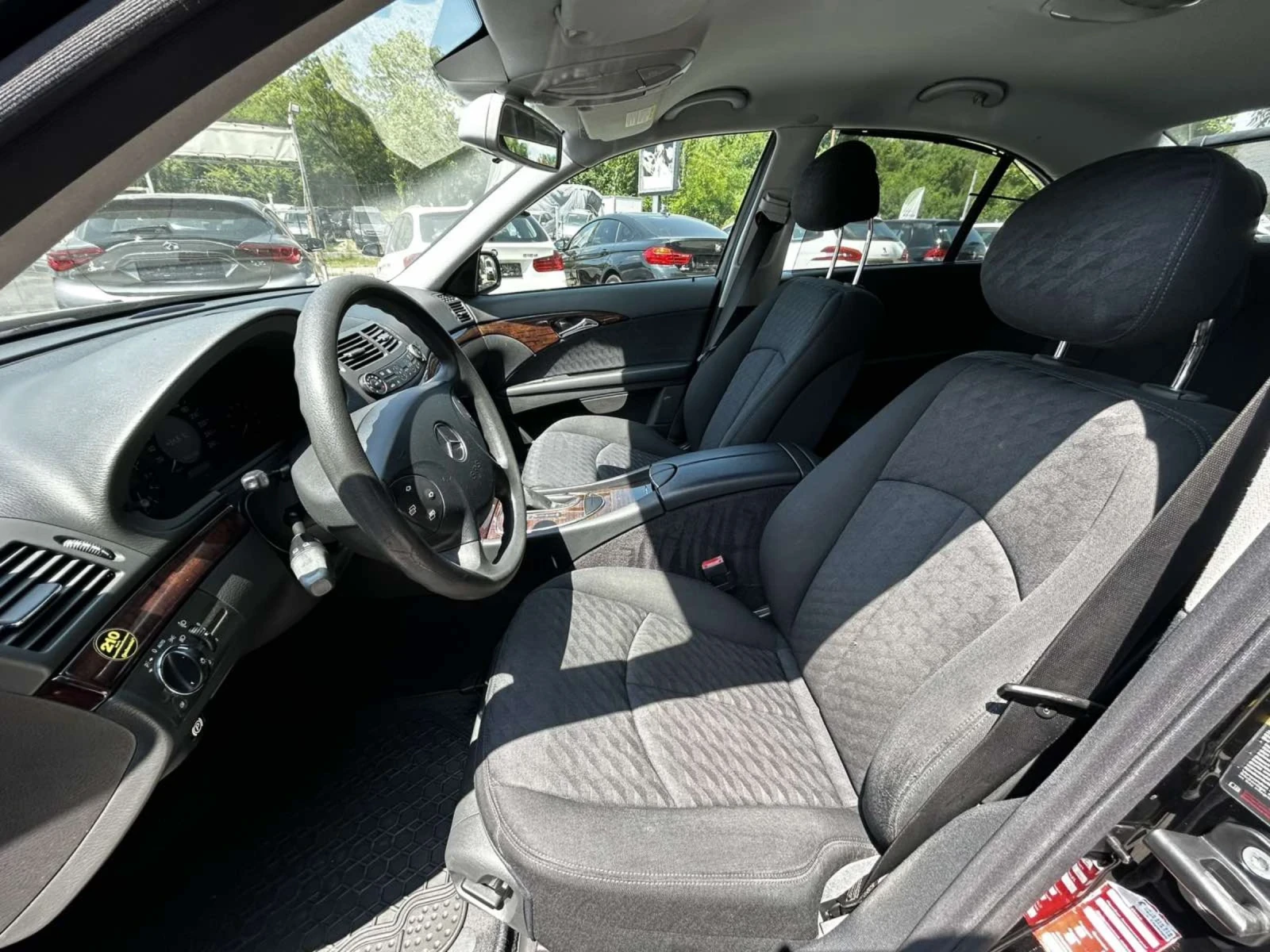 Mercedes-Benz E 200 2.0 компресор , снимка 12 - Автомобили и джипове - 55324189