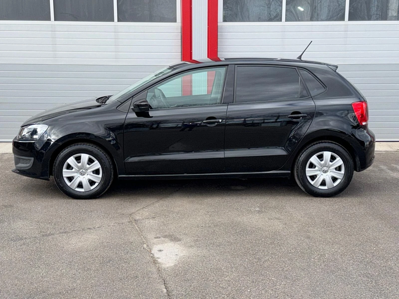 VW Polo 1.2I KLIMATIK EVRO 5A ЛИЗИНГ!!!, снимка 6 - Автомобили и джипове - 56132435