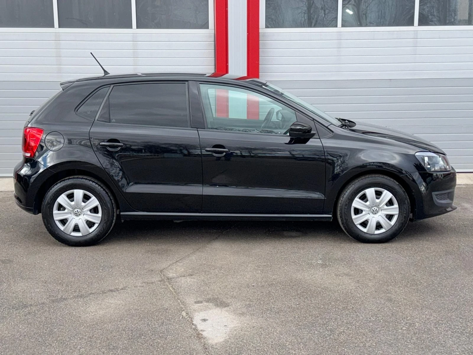 VW Polo 1.2I KLIMATIK EVRO 5A ЛИЗИНГ!!!, снимка 7 - Автомобили и джипове - 56132435