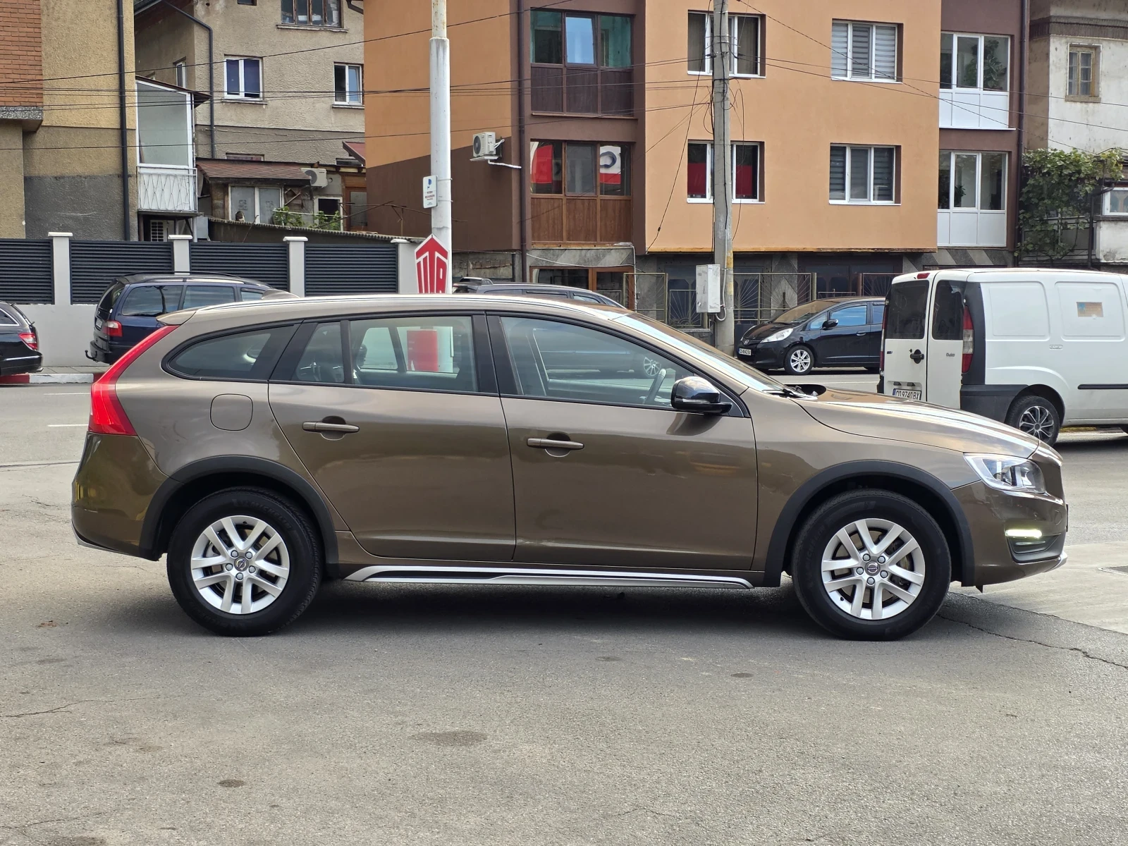 Volvo V60 Cross Country Да в състояние лизинг 100% одобрение, снимка 9 - Автомобили и джипове - 56245843
